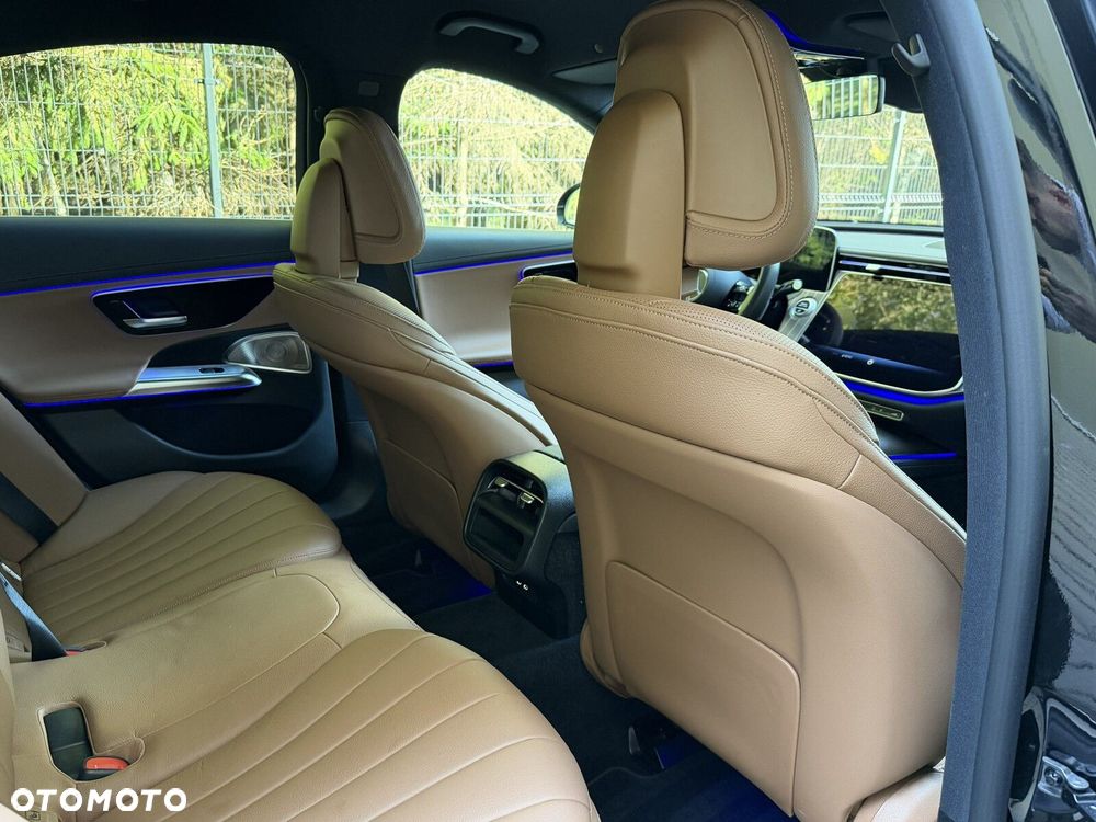 Mercedes-Benz Klasa E 220 d mHEV 4-Matic AMG 9G-Tronic - 22