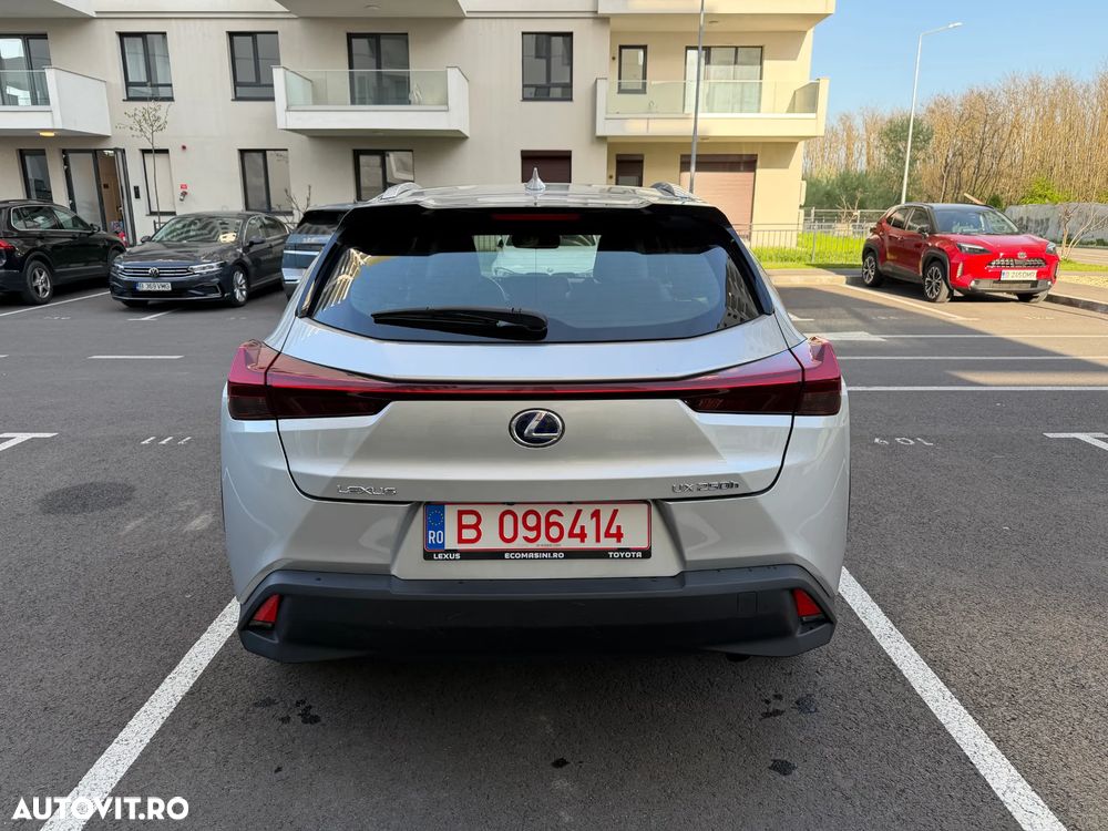 Lexus UX 250h E-FOUR Business - 6