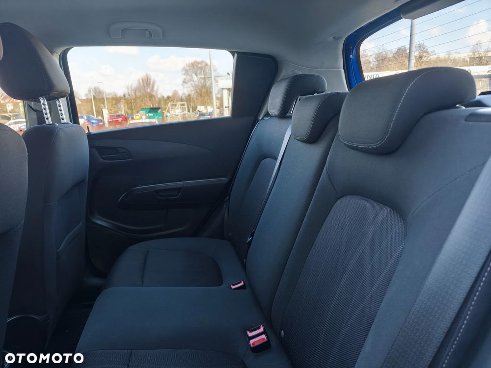 Chevrolet Aveo 1.2 LT - 11