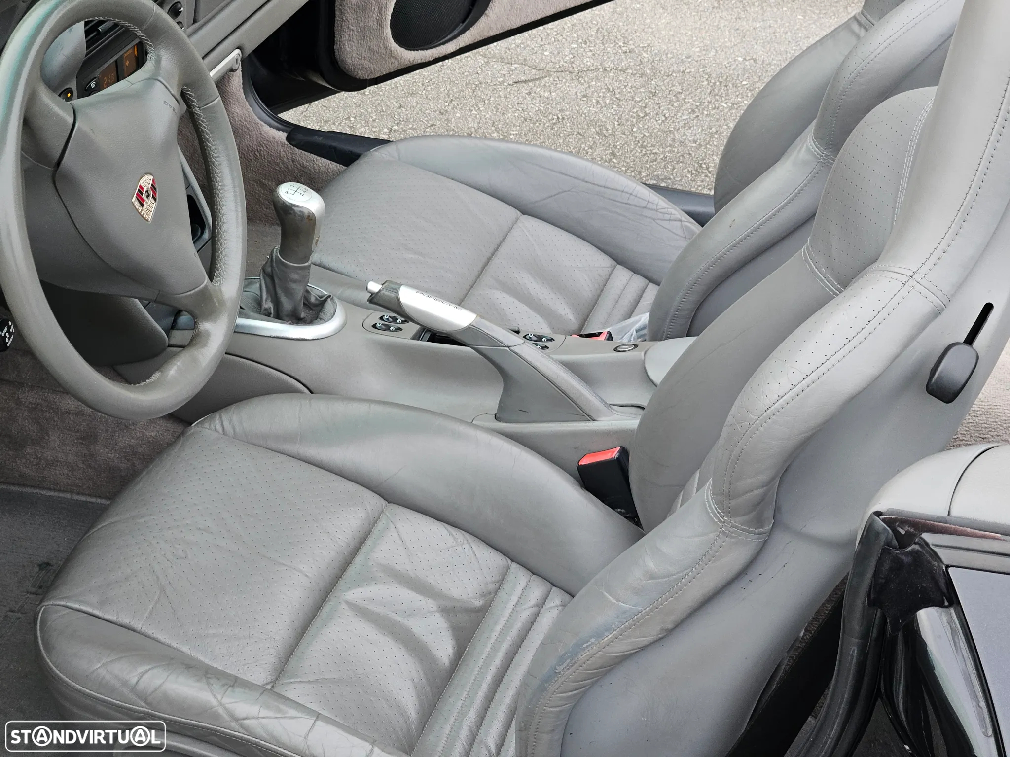 Porsche 911 (996) Carrera 4 - 27