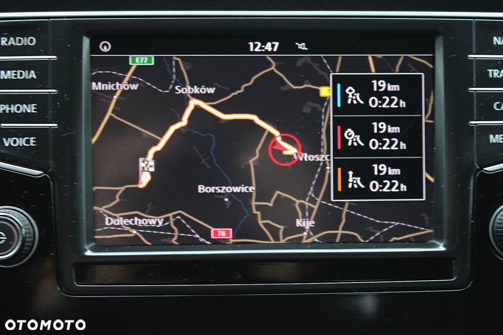 Volkswagen Touran 2.0 TDI SCR Highline - 21