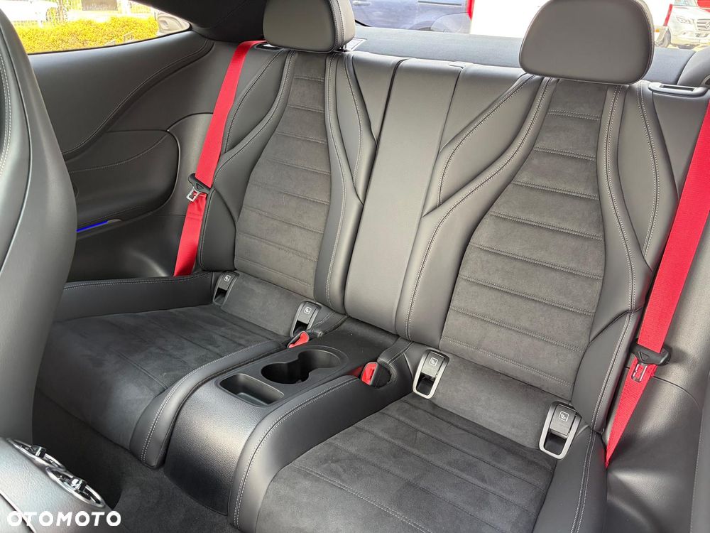 Mercedes-Benz CLE 300 4Matic 9G-TRONIC Edition AMG Line - 16