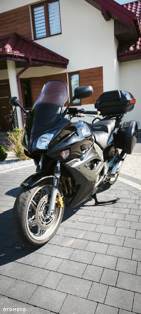 Honda CBF - 8