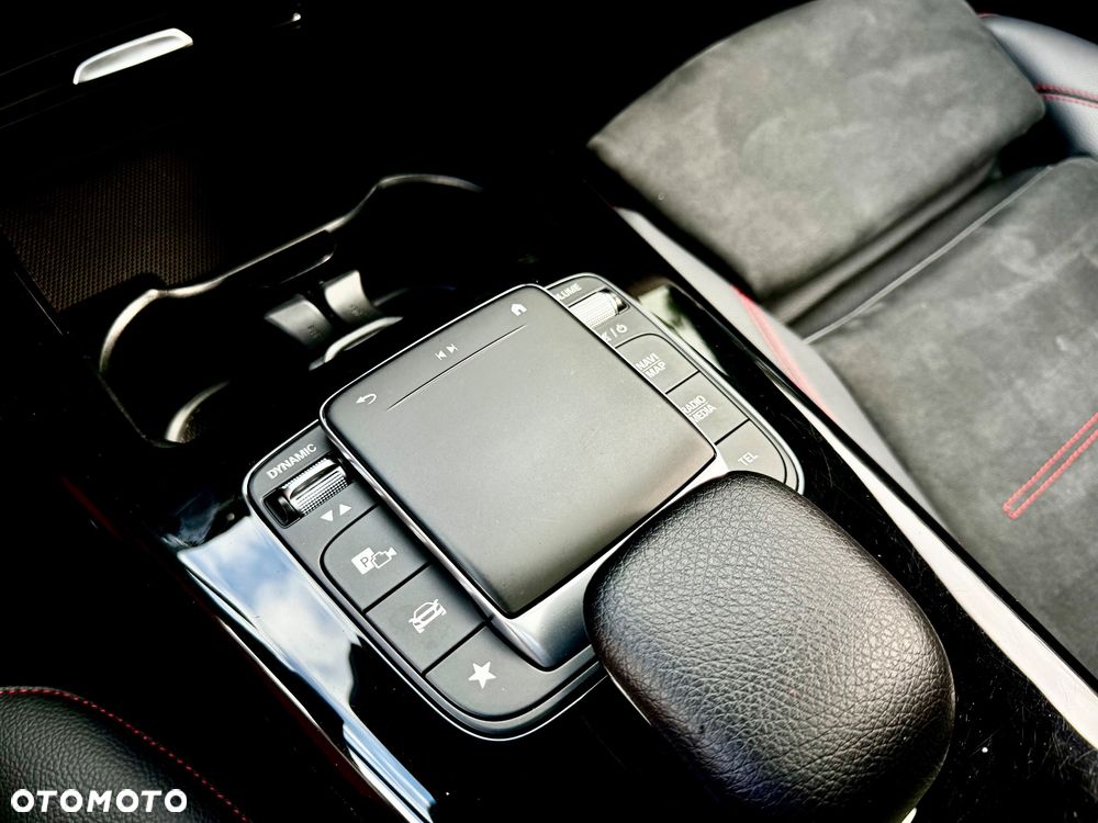 Mercedes-Benz CLA 200 d AMG Line 8G-DCT - 35