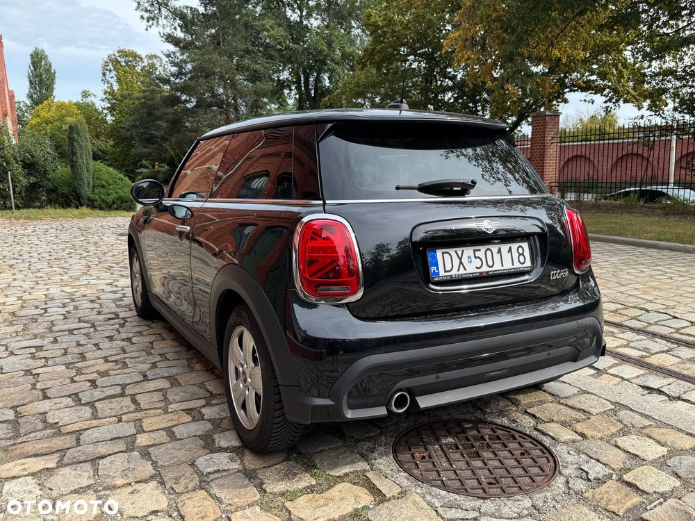 MINI Cooper Essential Trim - 8