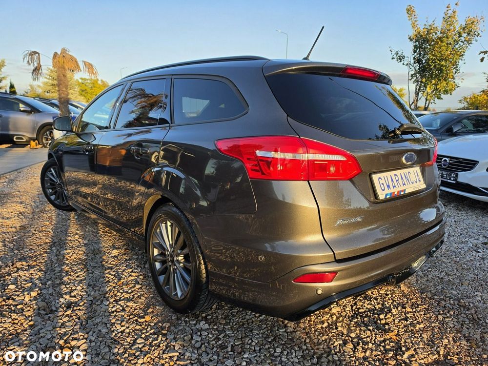 Ford Focus 1.5 EcoBlue Start-Stopp-System ST-LINE - 17