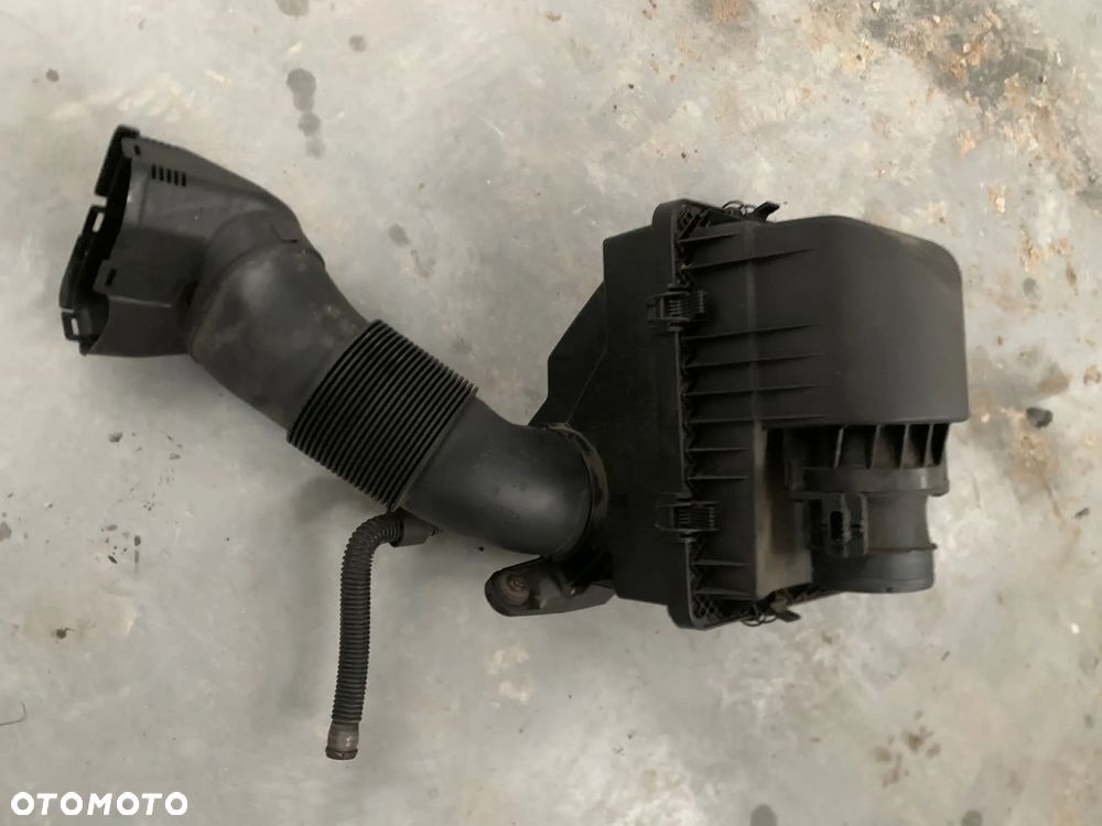 VOLKSWAGEN CRAFTER obudowa filtra powietrza 2N0129618 - 1