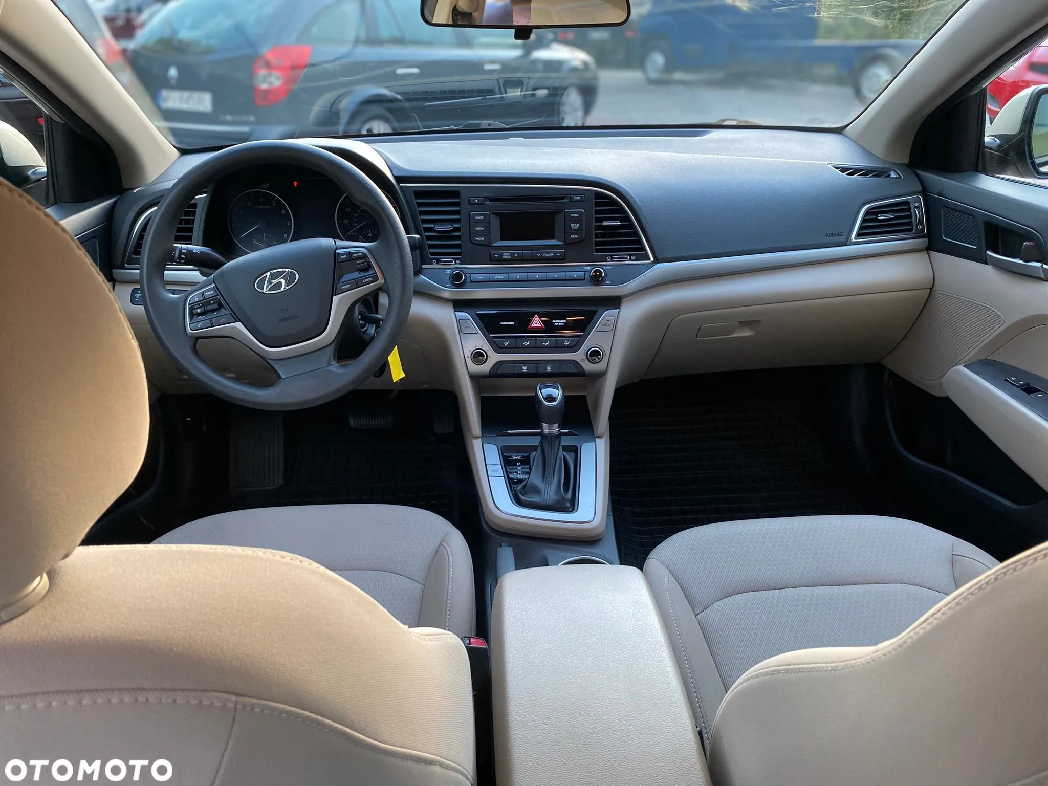 Hyundai Elantra - 26