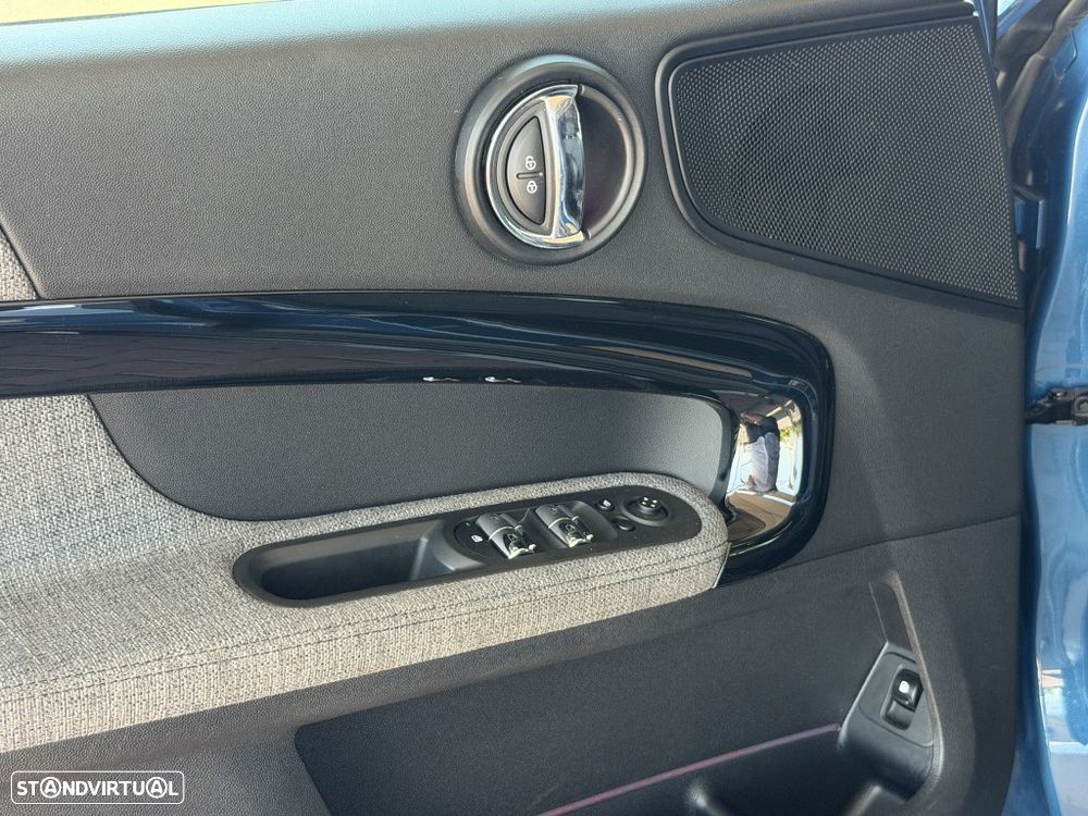 MINI Countryman Cooper SE ALL4 Sport Edition Auto — fotografia 4