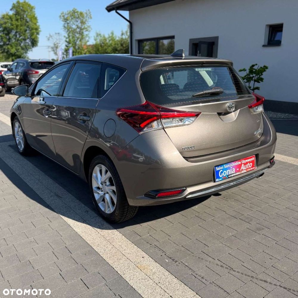 Toyota Auris - 10
