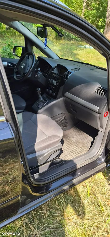 Opel Zafira - 11