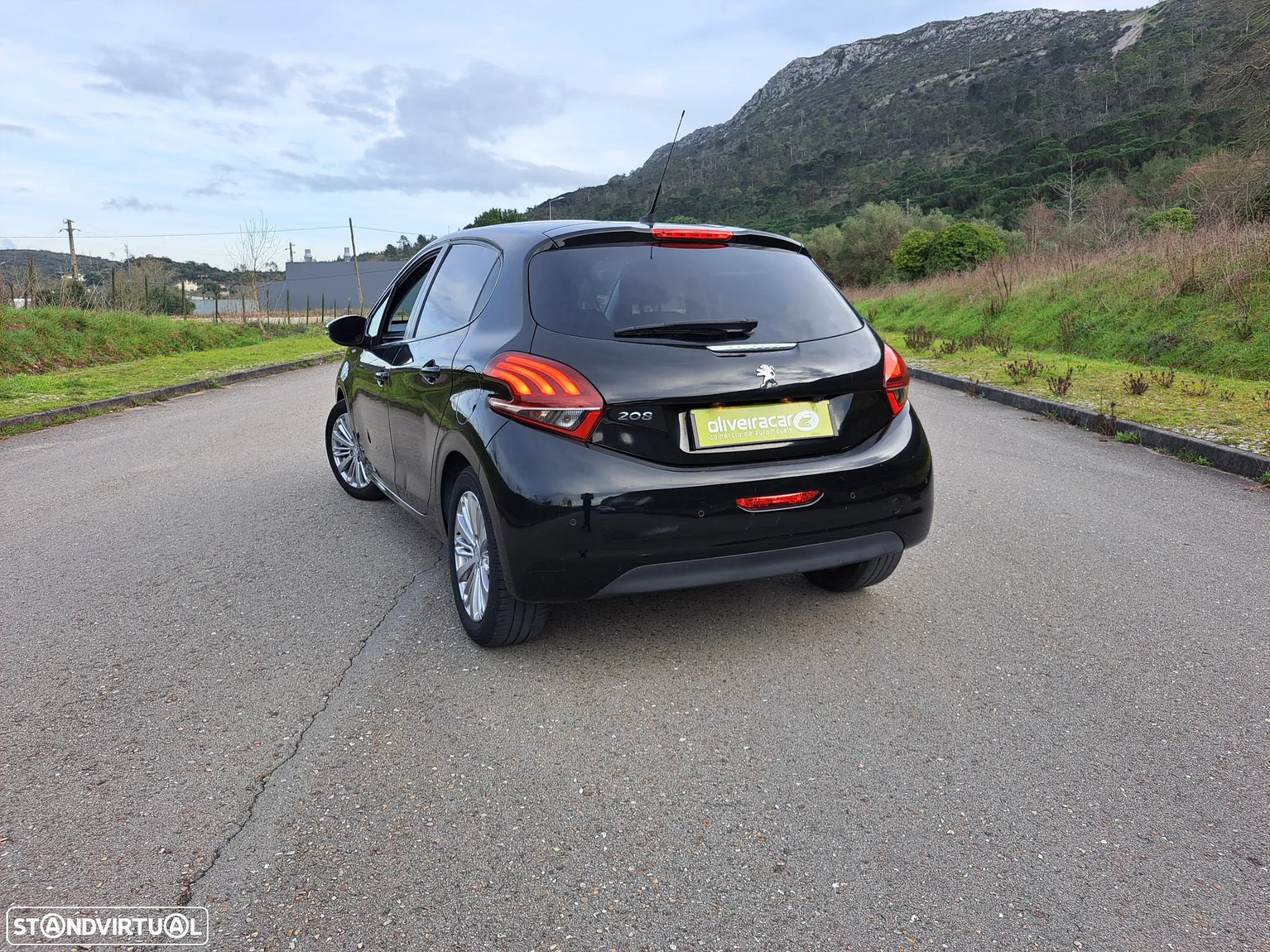 Peugeot 208 1.6 BlueHDi Style - 26