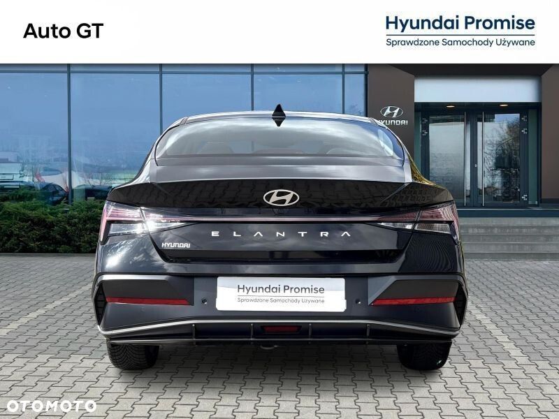 Hyundai Elantra 1.6 Smart CVT - 25
