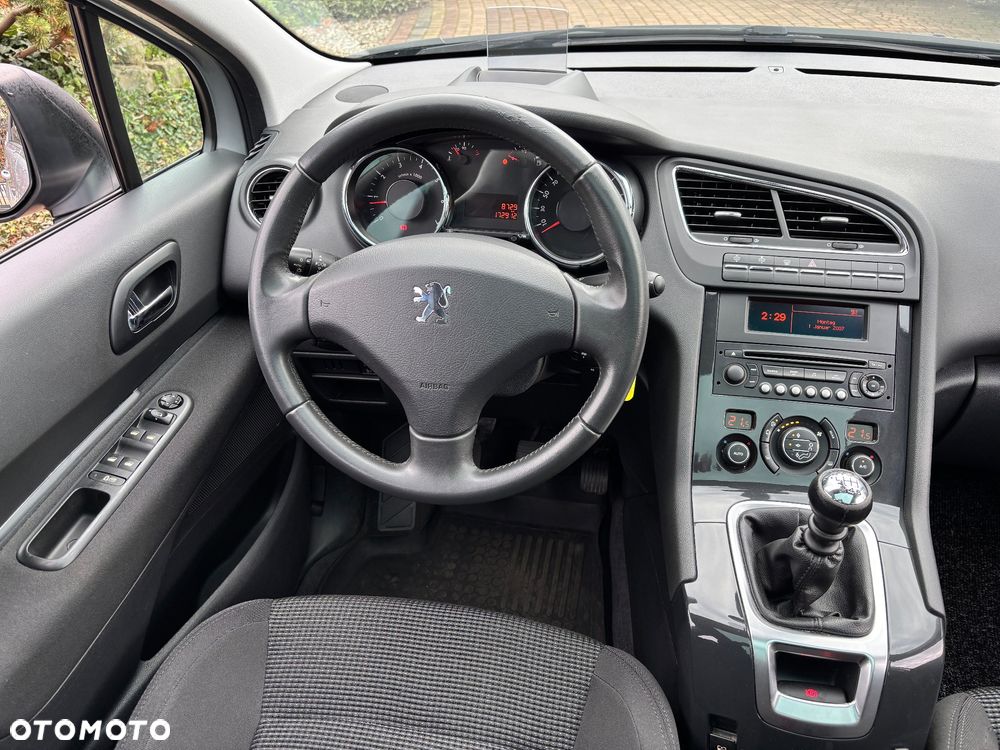 Peugeot 5008 1.6 THP Family 7os - 17