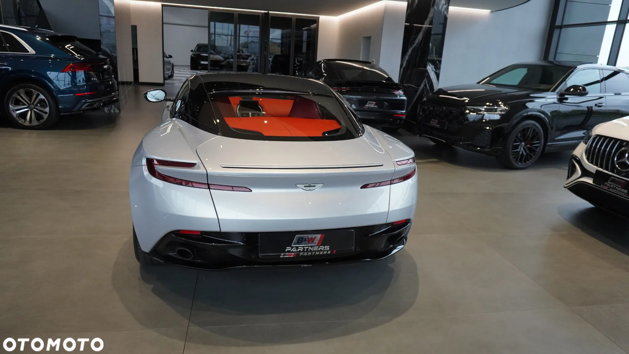 Aston Martin DB11 Launch Edition - 17