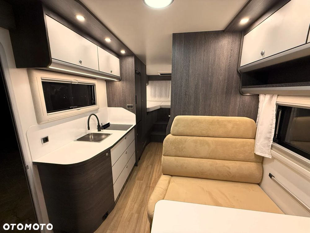 Mercedes-Benz Sprinter - 12