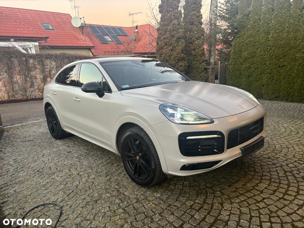 Porsche Cayenne E-Hybrid - 1