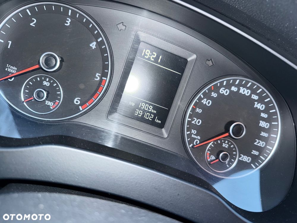 Volkswagen Jetta - 7