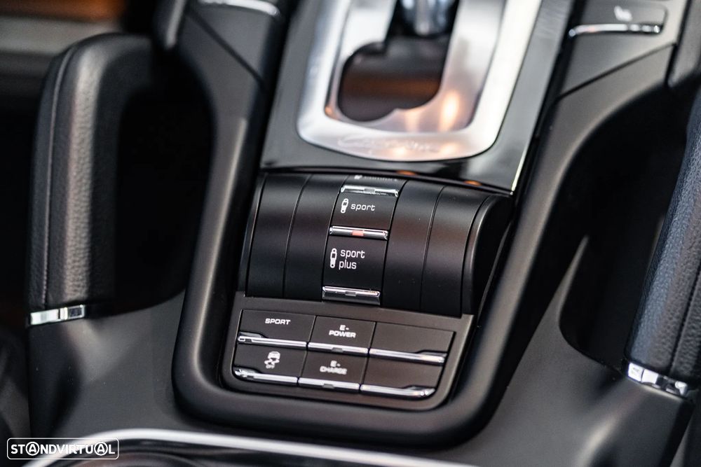 Porsche Cayenne S E-Hybrid - 18