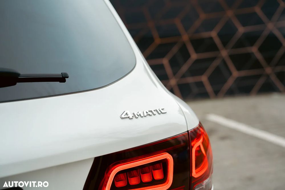 Mercedes-Benz GLC 300 e 4MATIC - 13