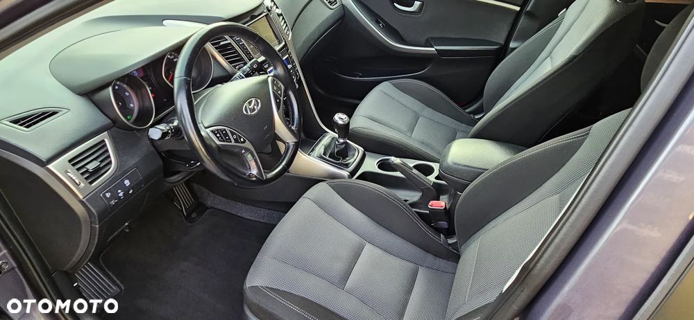 Hyundai i30 1.6 CRDi Premium - 16