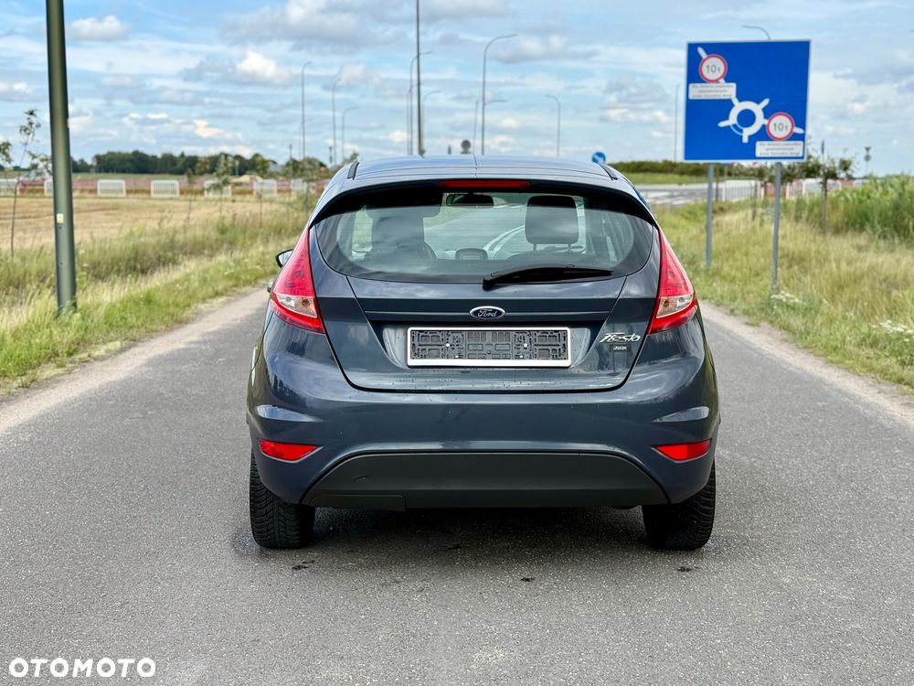 Ford Fiesta 1.25 Celebration - 8