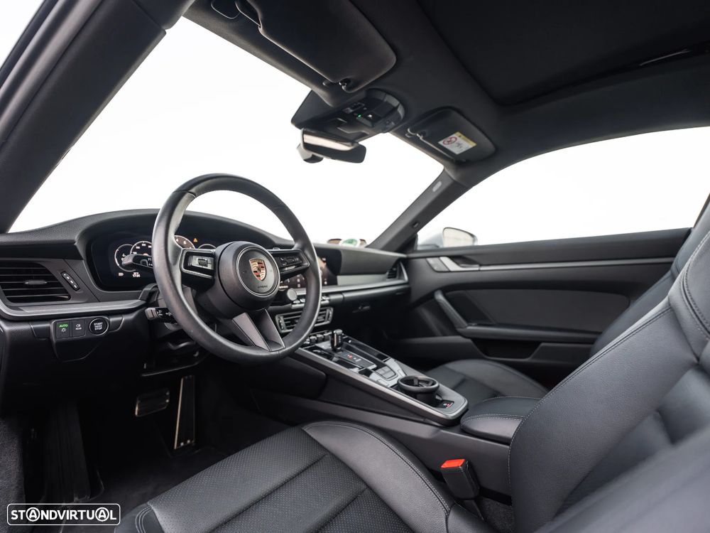 Porsche 911 (992) Carrera - 15