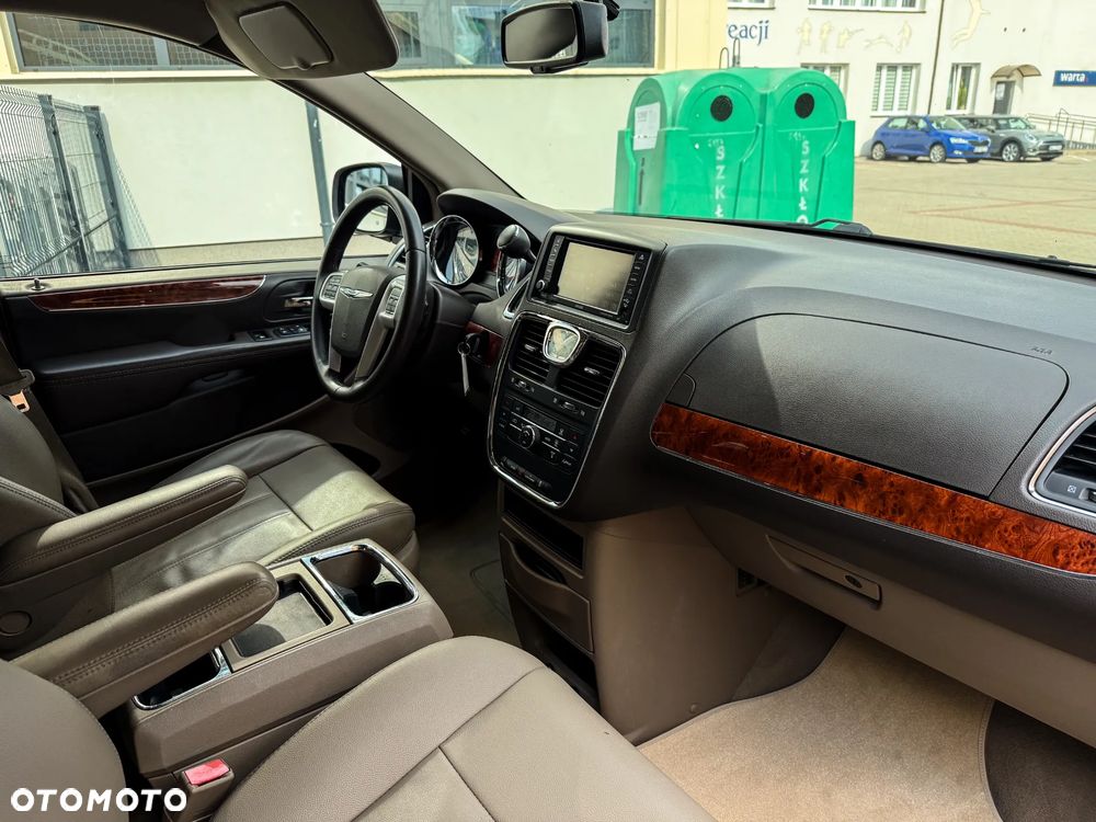 Chrysler Town & Country 3.6 Touring - 8
