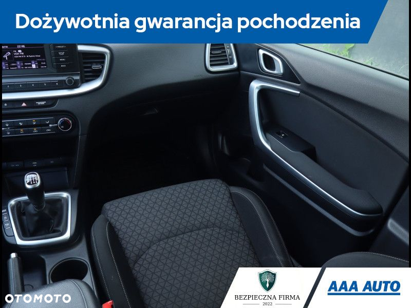 Kia Ceed - 9