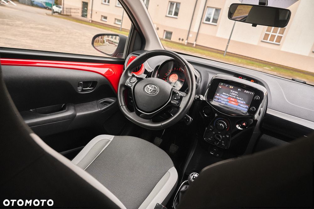 Toyota Aygo x-play Edition S+ - 26