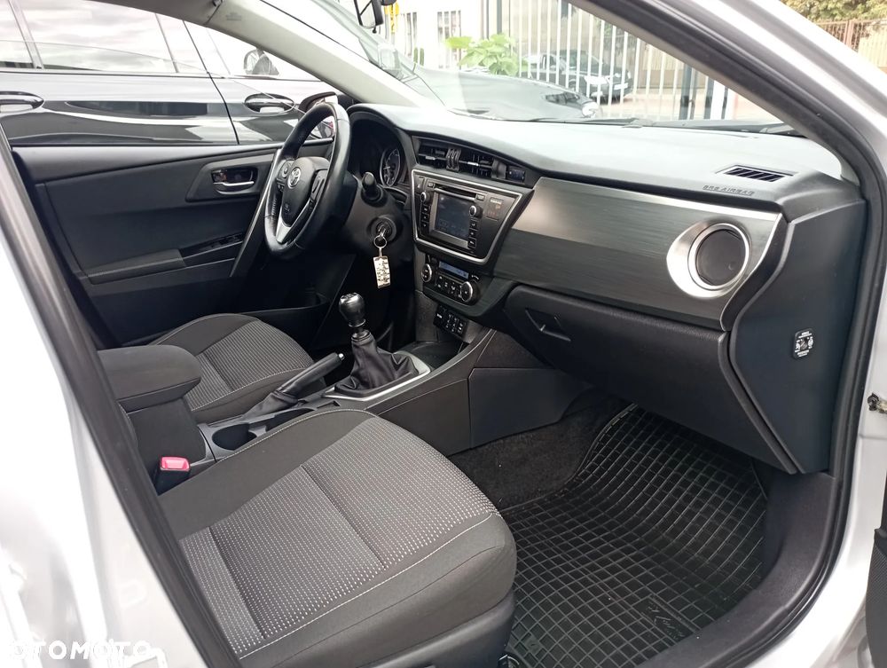 Toyota Auris 1.6 Dynamic - 9