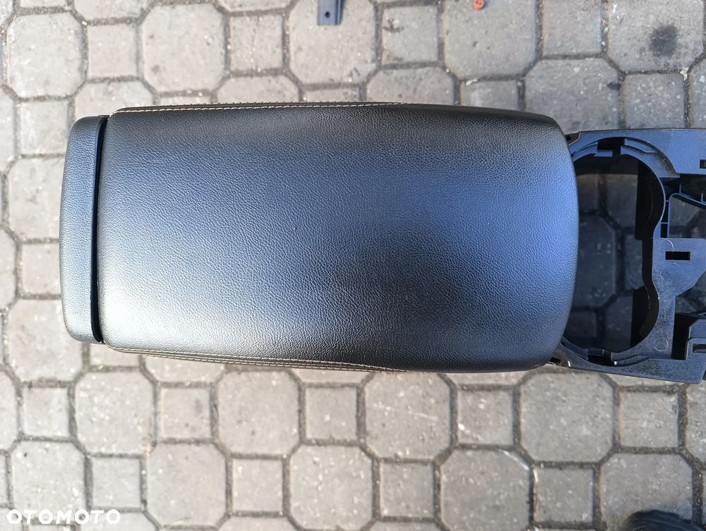 RENAULT KADJAR TUNEL ŚRODKOWY PODŁOKIETNIK SKÓRA EUROPA - 2