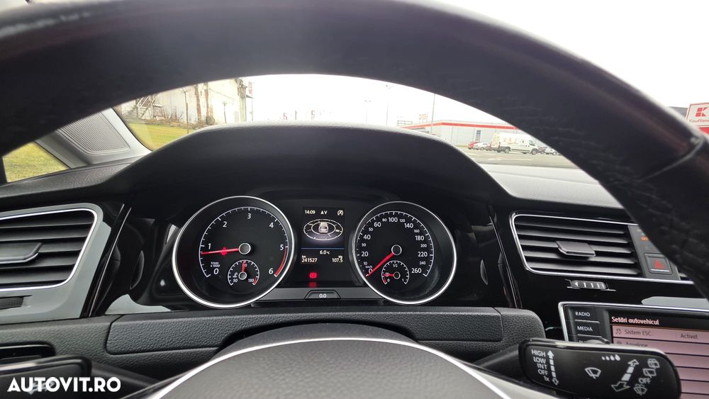 Volkswagen Golf 2.0 TDI Highline - 8