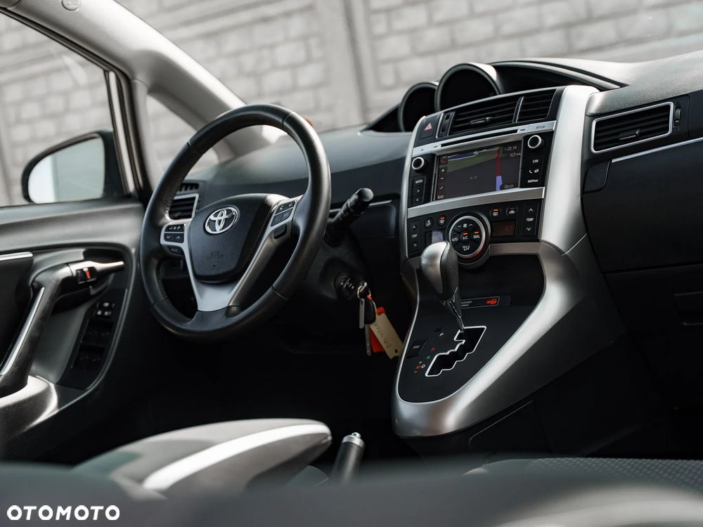 Toyota Verso 1.8 Business Edition 7os MS - 19