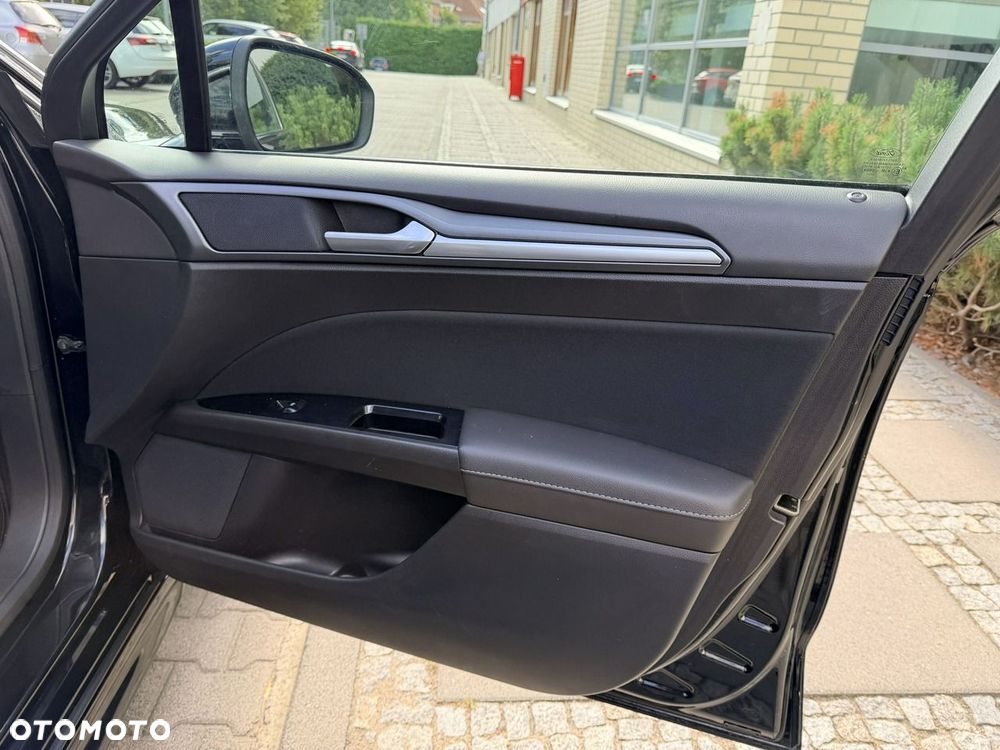 Ford Mondeo - 23