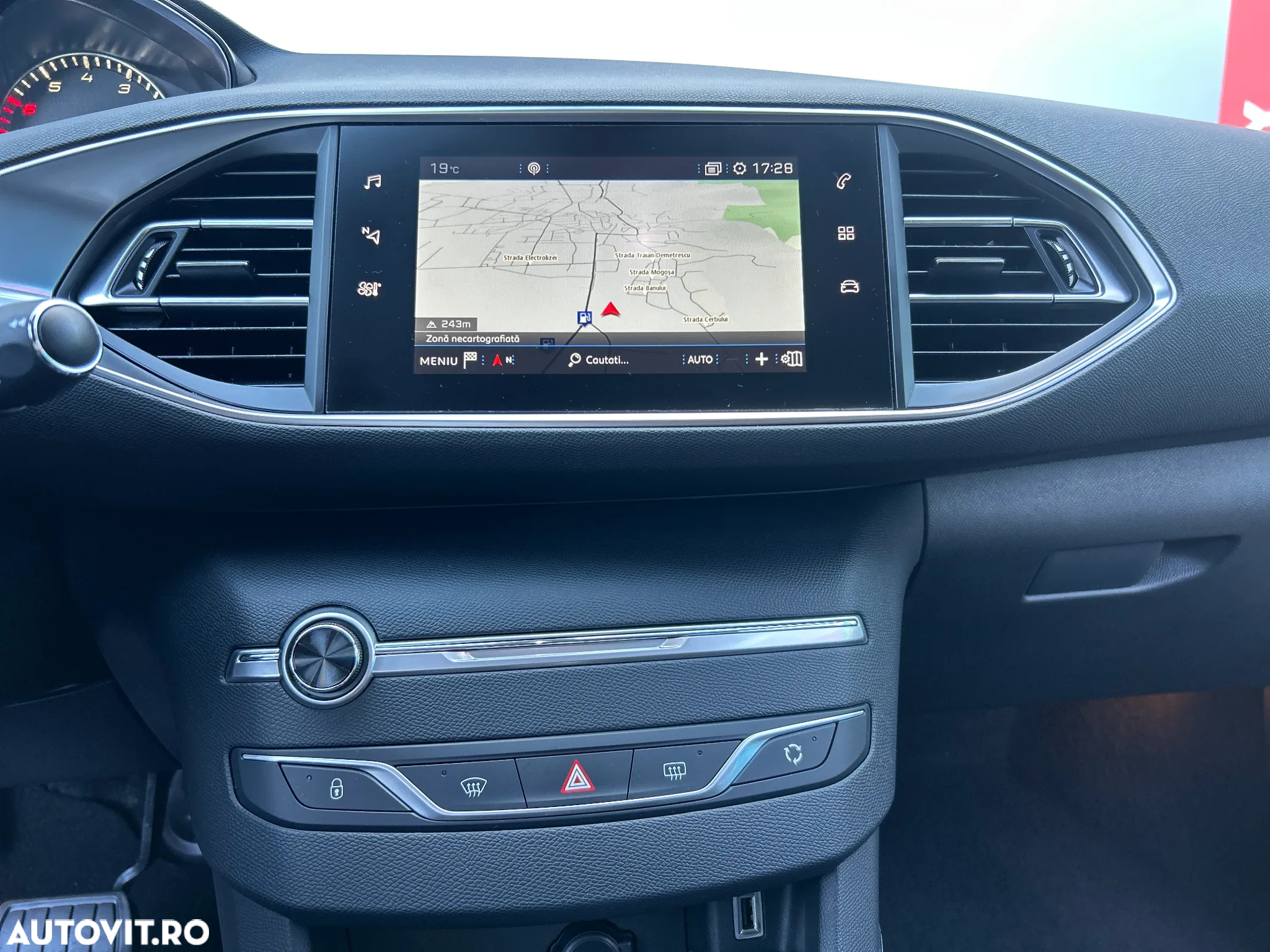 Peugeot 308 1.2L PureTech S&S EAT8 GT Pack - 21
