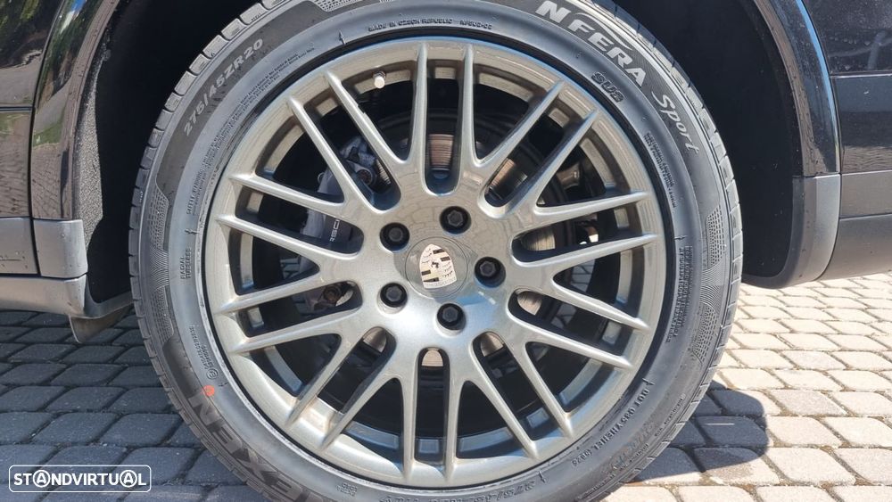 Porsche Cayenne Platinum Edition - 11