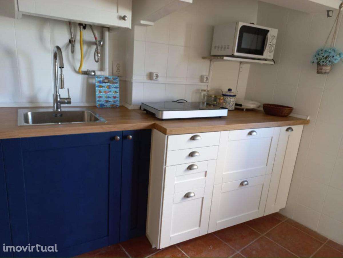 Quarto - localizado em Almada Lisbon - Grande imagem: 2/3