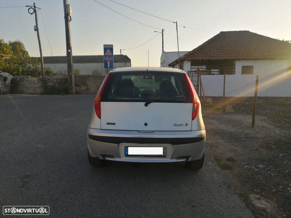 Fiat Punto 1.2 16V ELX - 2