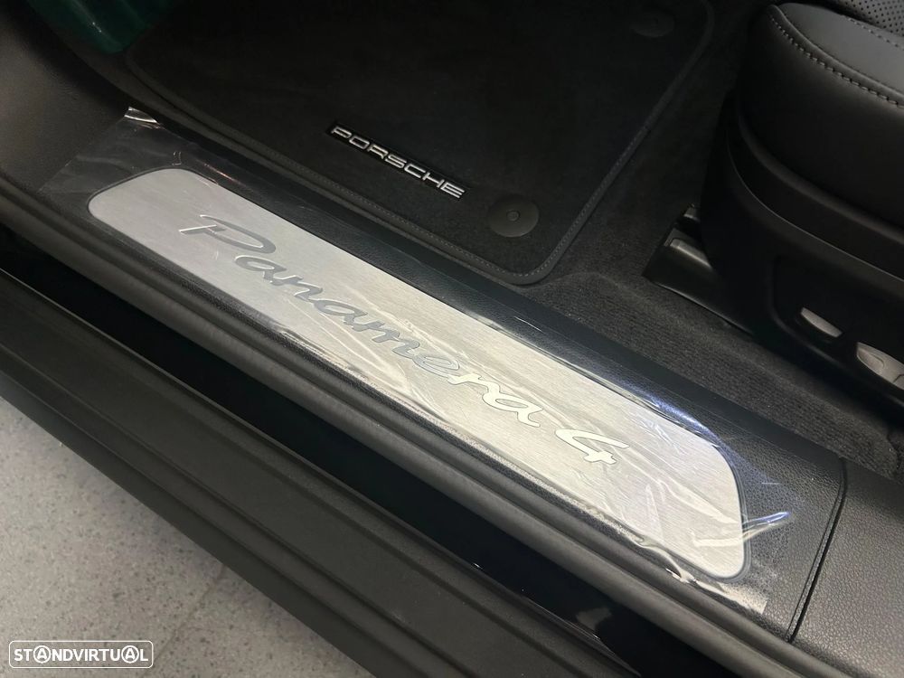Porsche Panamera 4 E-Hybrid - 16