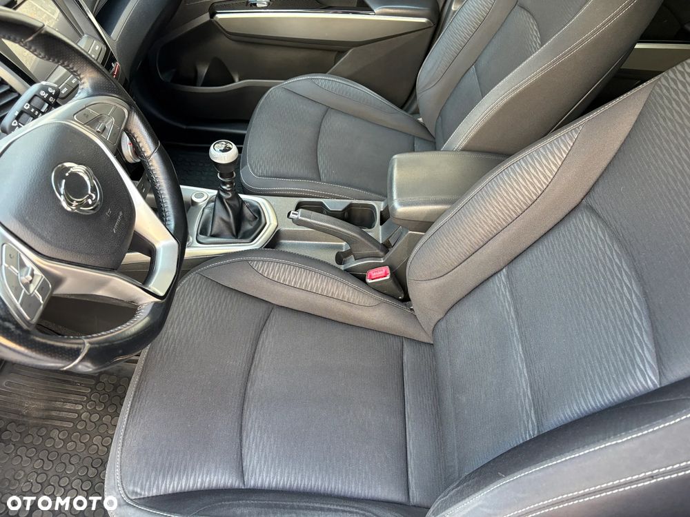 SsangYong/KGM Tivoli 1.6 Quartz - 10