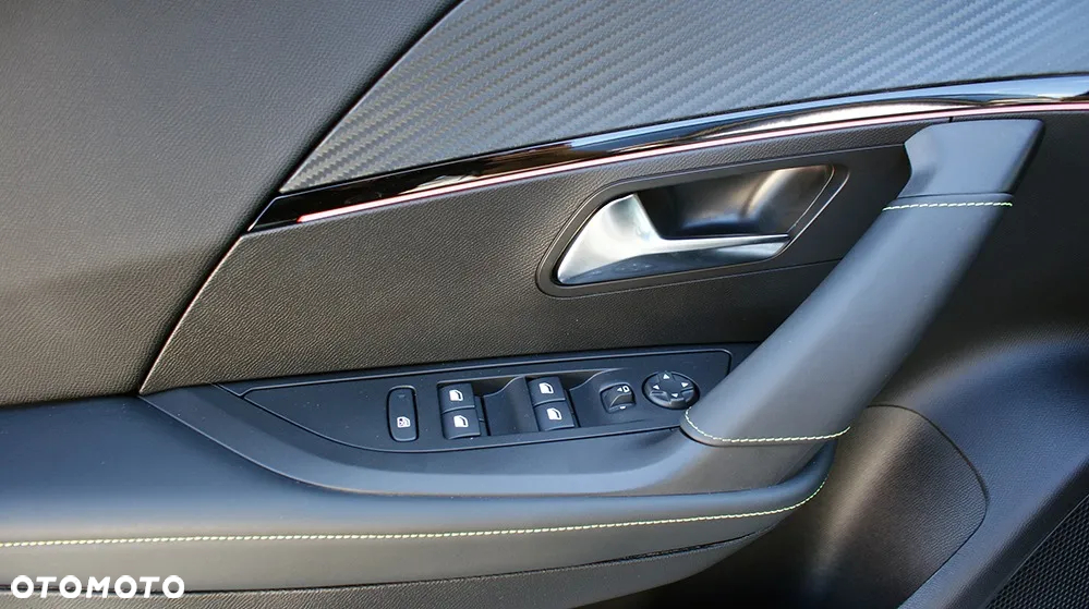 Peugeot 2008 1.2 PureTech GT S&S EAT8 - 23