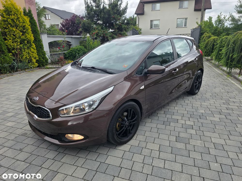 Kia Ceed 1.6 GDI Dream-Team Edition - 24