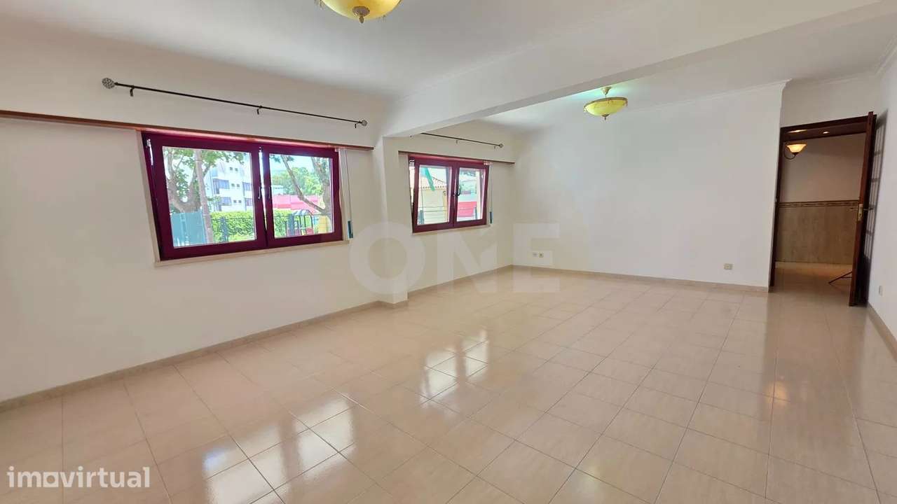 T2 com terraço no Cacém - Grande imagem: 3/36