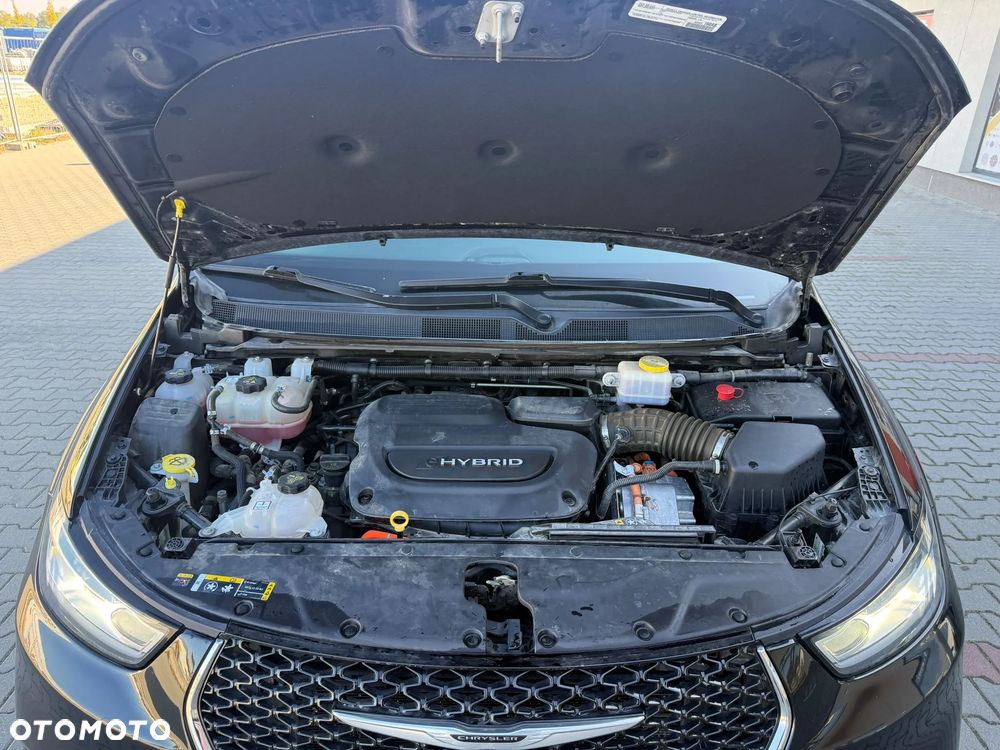 Chrysler Pacifica - 31