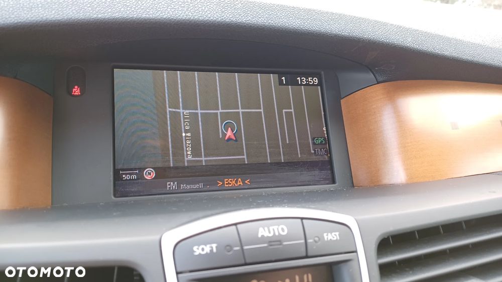 Renault Laguna 2.0 DCi FAP Initiale - 14