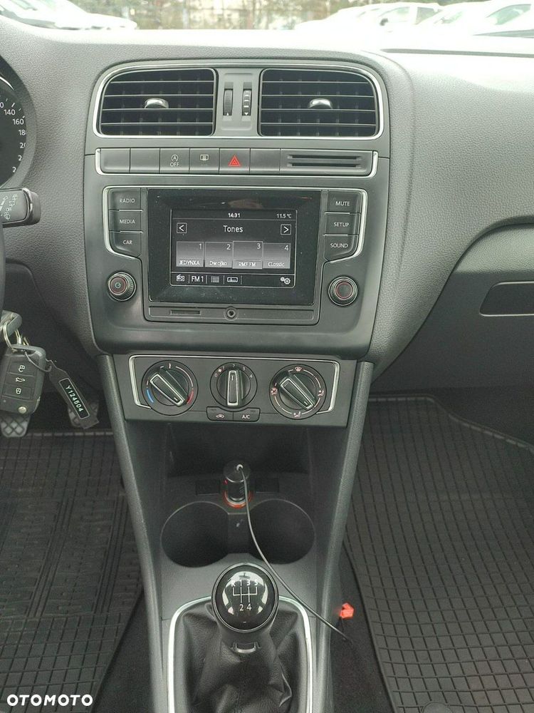 Volkswagen Polo - 13
