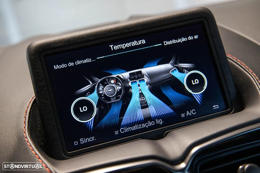 Aston Martin Vantage Coupe V8 - 30