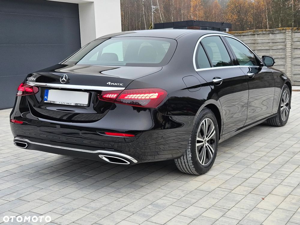 Mercedes-Benz Klasa E 220 d 4-Matic 9G-TRONIC - 39
