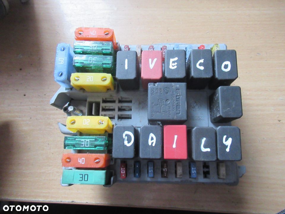 SKRZYNKA MODUŁ BEZPIECZNIKÓW IVECO DAILY 69501171 DIESEL - 1